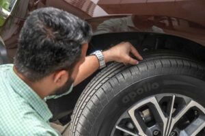 Read More About The Article Những Lưu Ý Khi Lái Xe Ô Tô Trong Điều Kiện Mưa Lớn