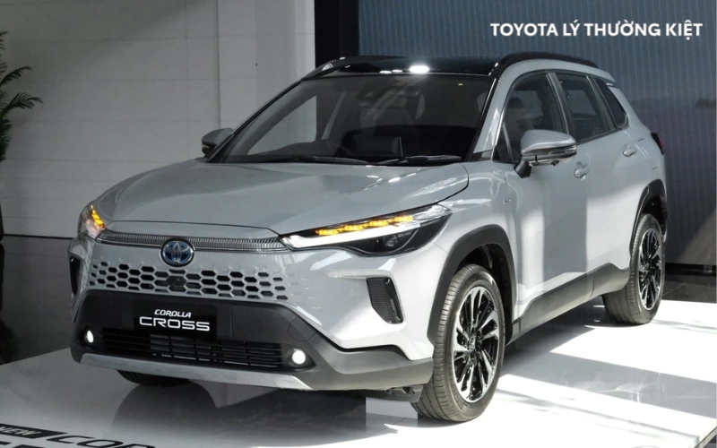 Read More About The Article Tại Sao Toyota Corolla Cross 2024 Đang Là Chiếc Xe Được Săn Đón Nhất Thời Điểm Hiện Tại?