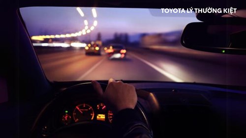 You Are Currently Viewing 13 Lời Khuyên Vàng Giúp Lái Xe Ô Tô Ban Đêm